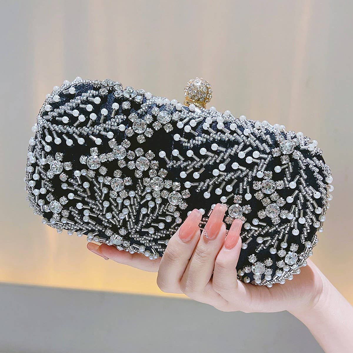 TEMPERAMENTAL HIGH-END NICHE BEADED CLUTCH_CWAB2502