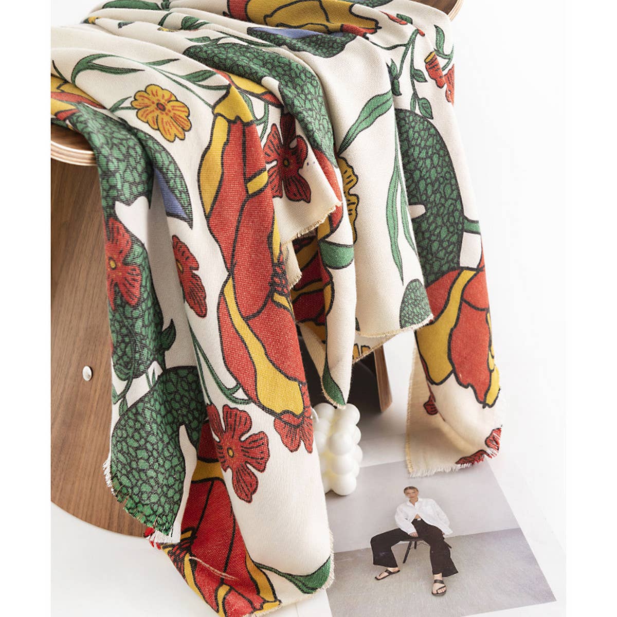 RETRO CLIP-ON LARGE FLOWER WARM SHORT BEARD SCARF_CWASC0487