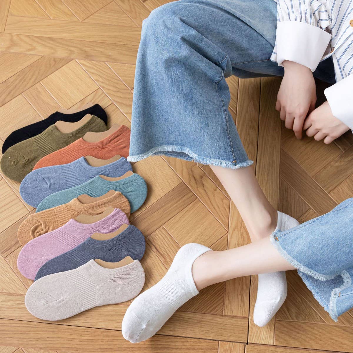 WOMEN'S SOLID COLOR SHALLOW INVISIBLE BOAT SOCKS