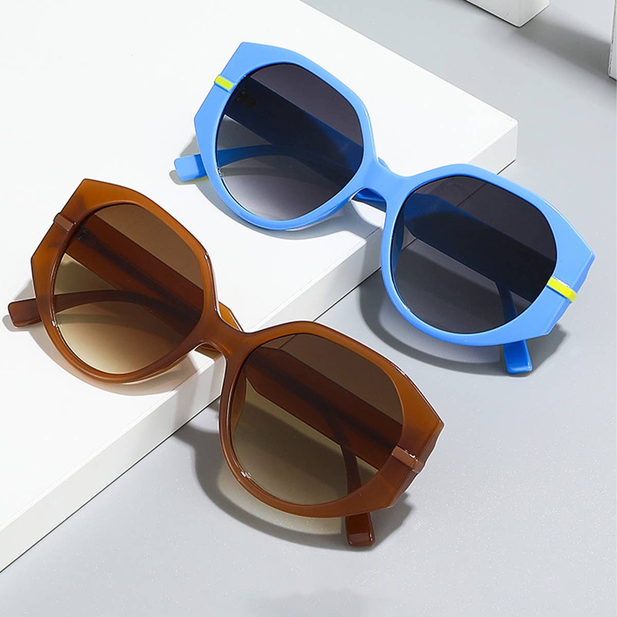 FULL FRAME ROUND FASHION SUNGLASSES
