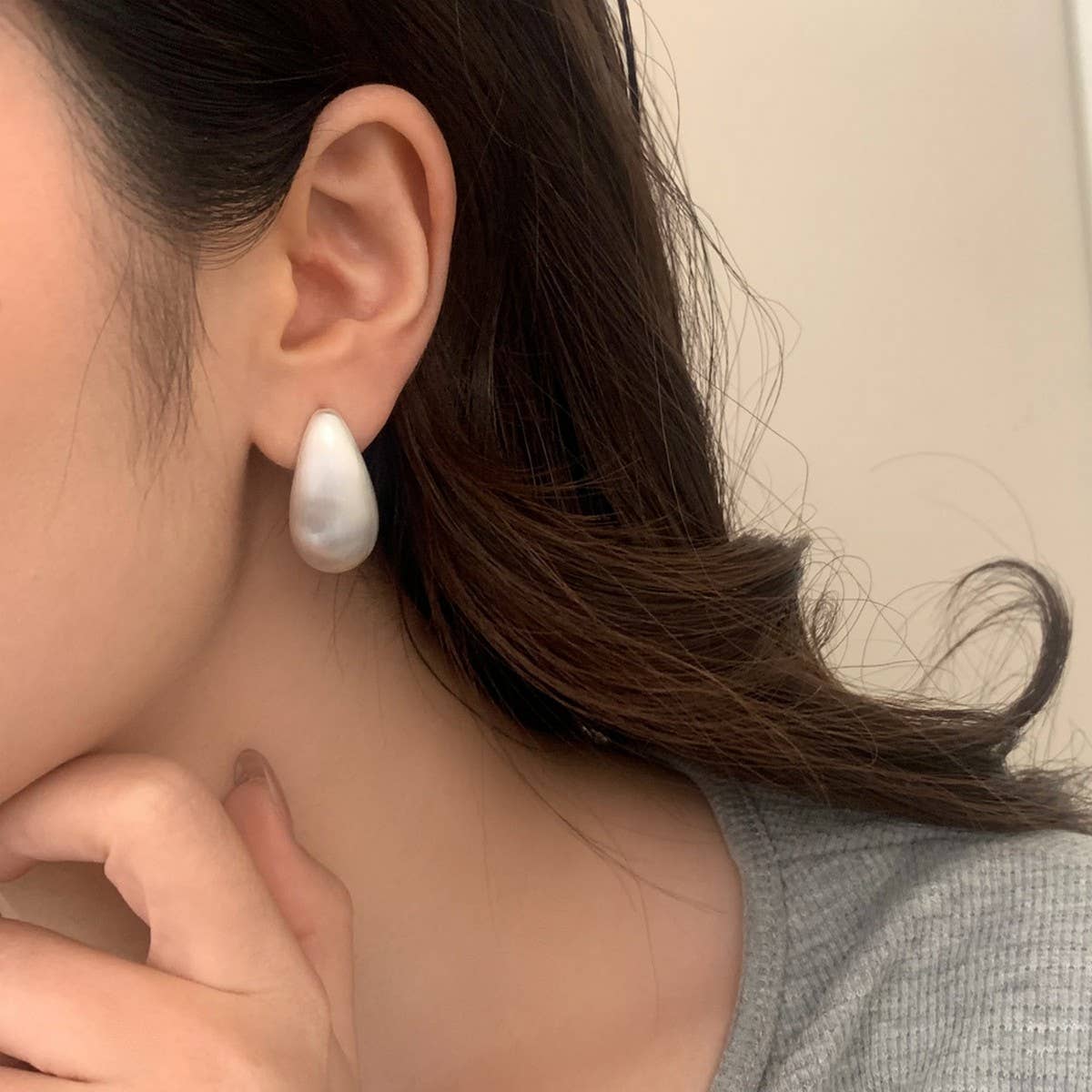 HIGH-GRADE GOLDEN WATER DROP EARRINGS FOR WOMEN