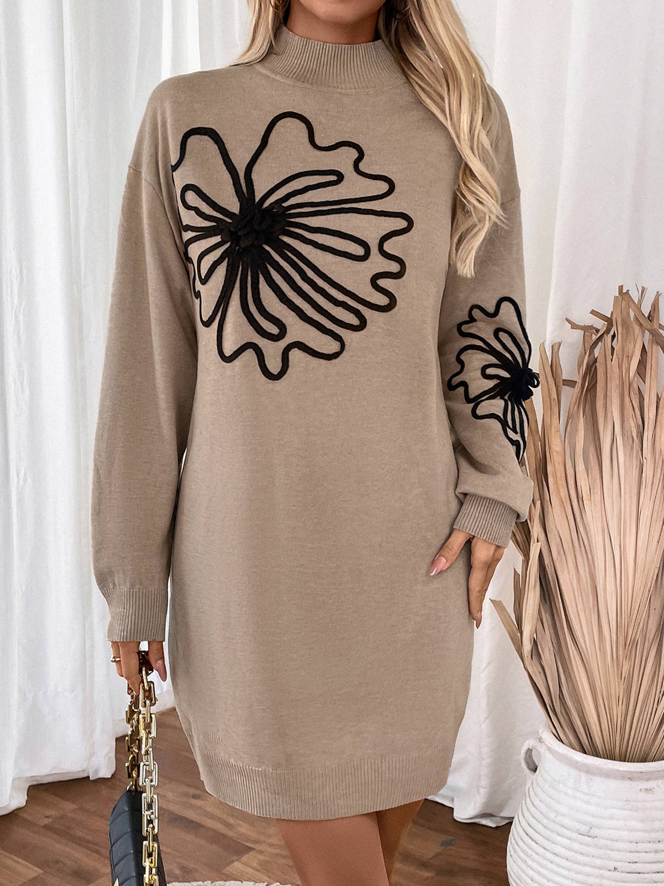 MID-NECK FLOWERED MID-LENGTH SWEATER DRESS