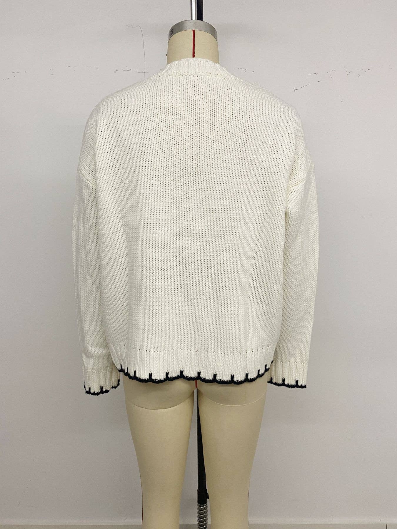 Round-neck striped line color-blocking sweater