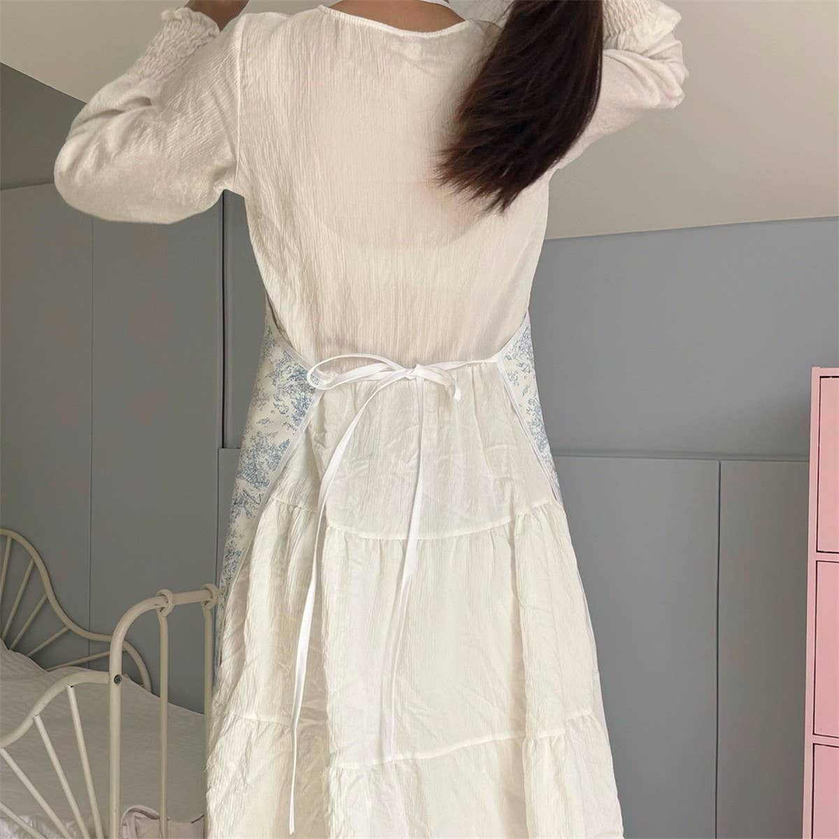 INK AND WATERPROOF AND OIL-RESISTANT BLUE APRON