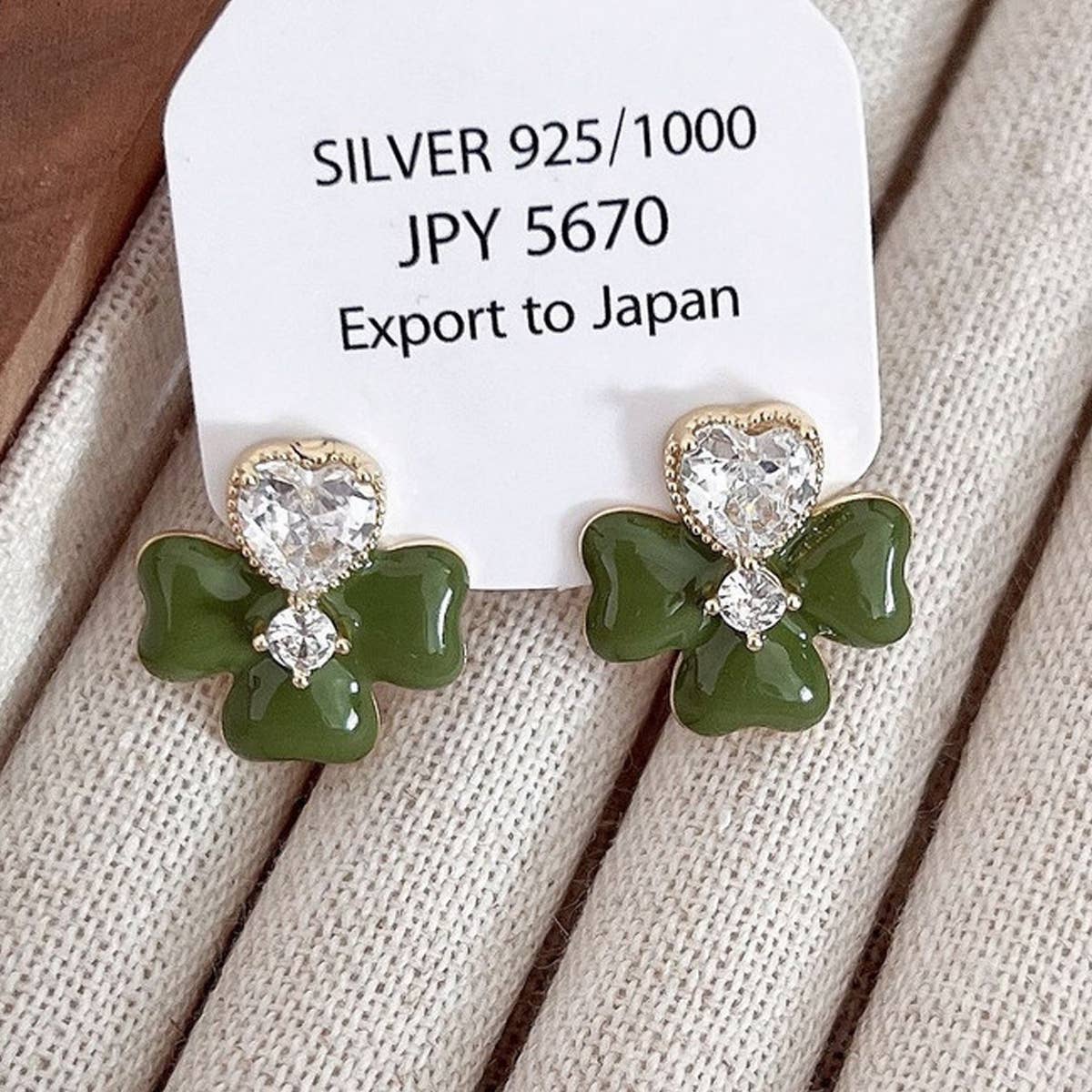GREEN HEART FLOWER EARRINGS