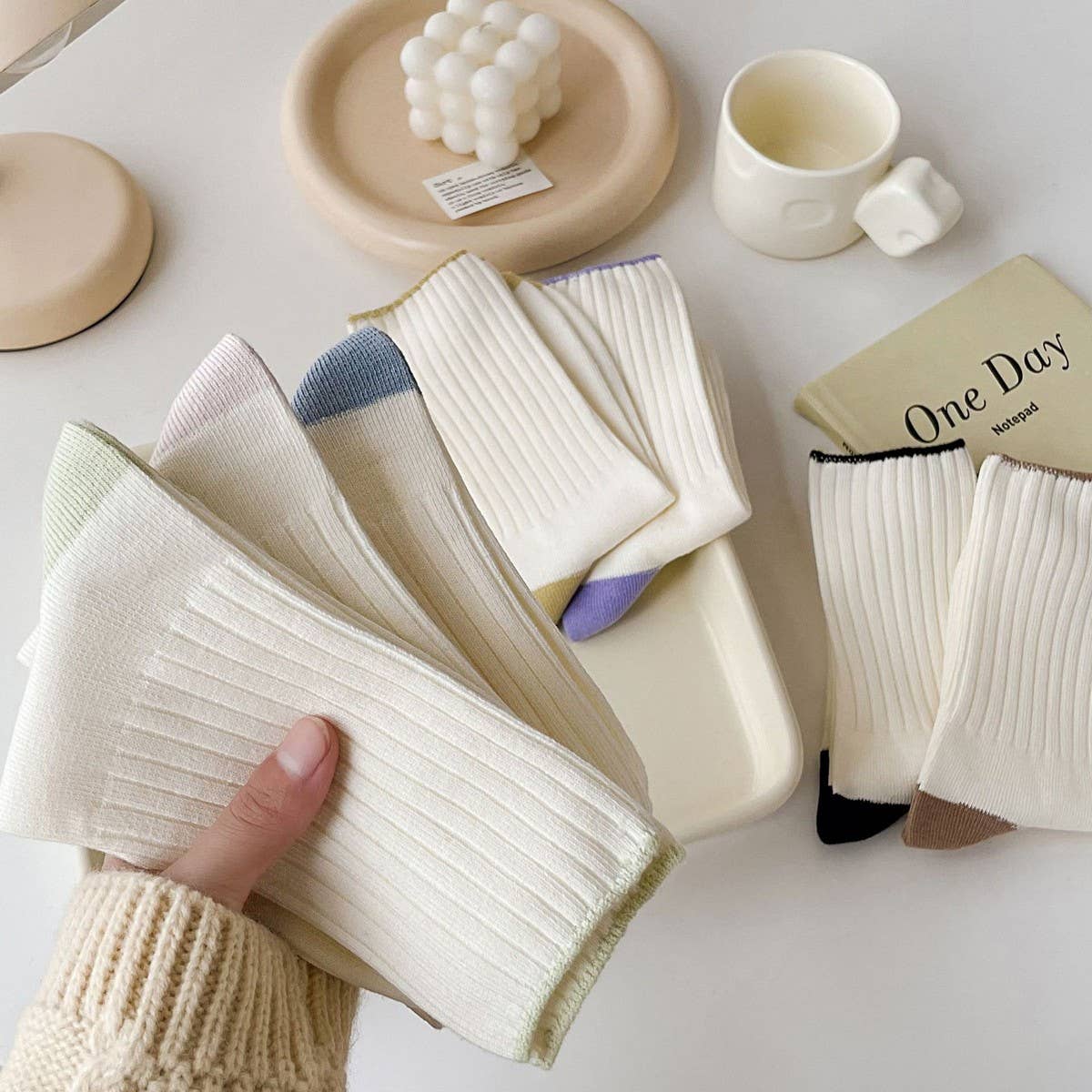 AUTUMN AND WINTER COLOR MATCHING MID-CALF SOCKS_CWMS0902