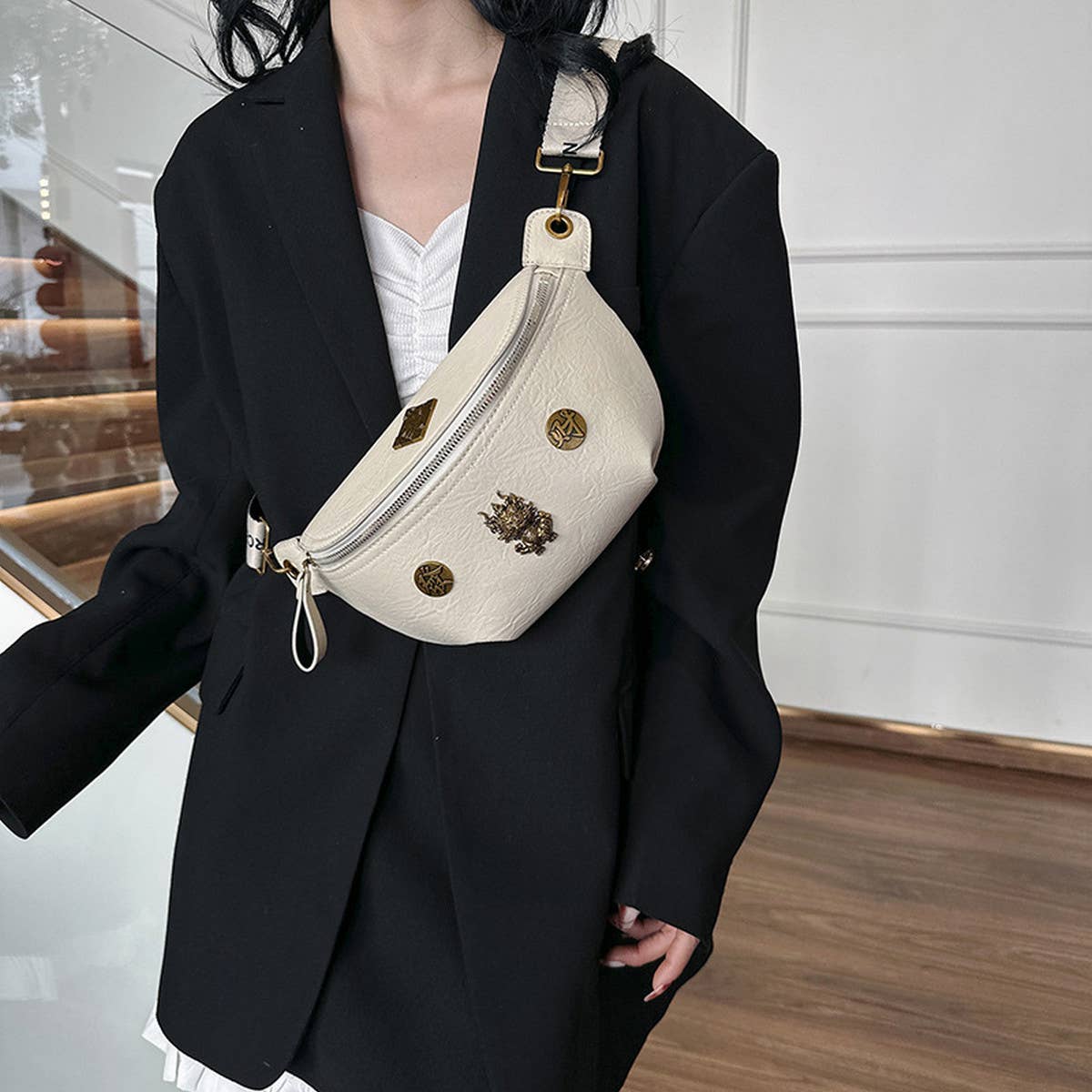 RETRO TRENDY CROSSBODY CHEST BAG_CWAB2084