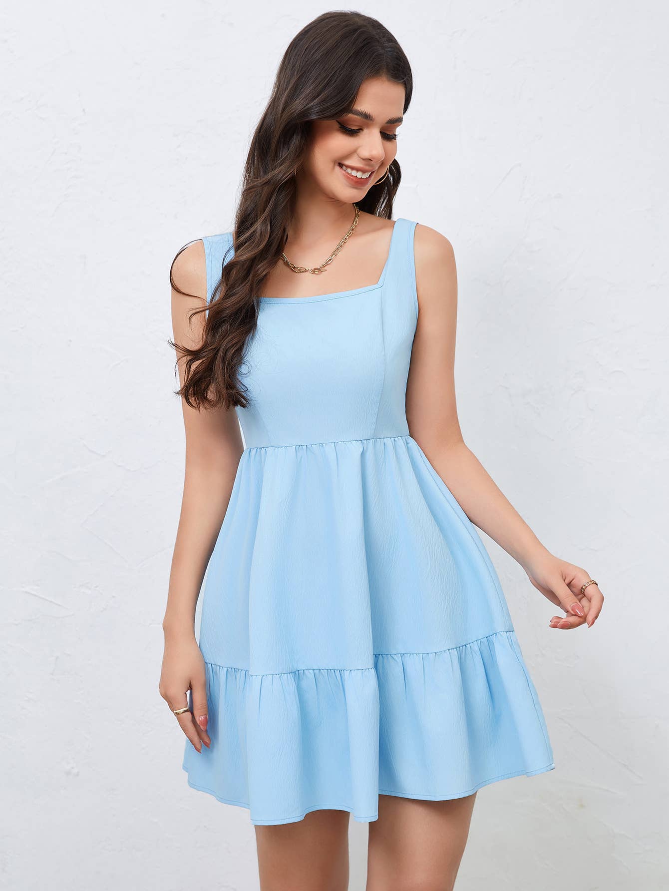 Square neck dress with ruffled hem