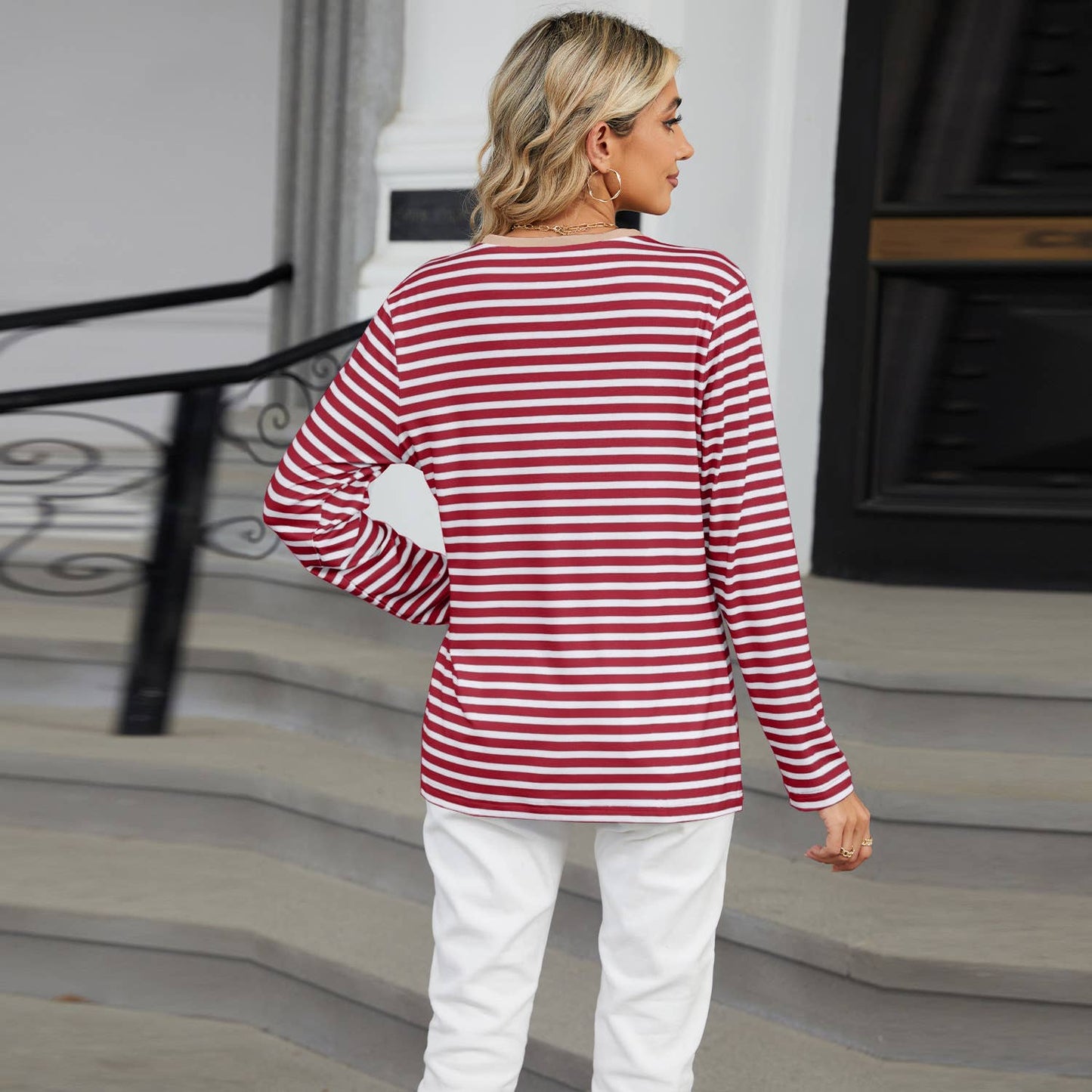 V-NECK LONG SLEEVE T-SHIRT WITH COLOR STRIPES
