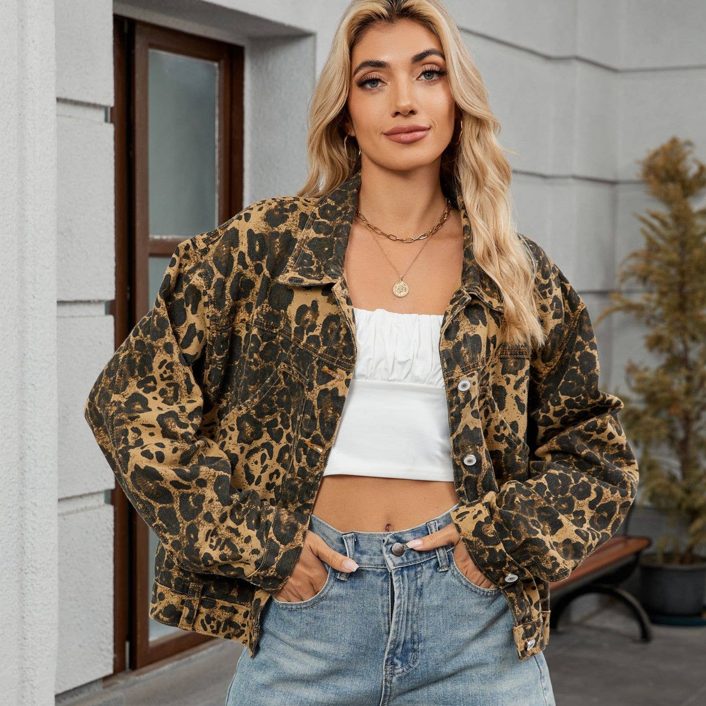 Wild and versatile leopard print denim jacket
