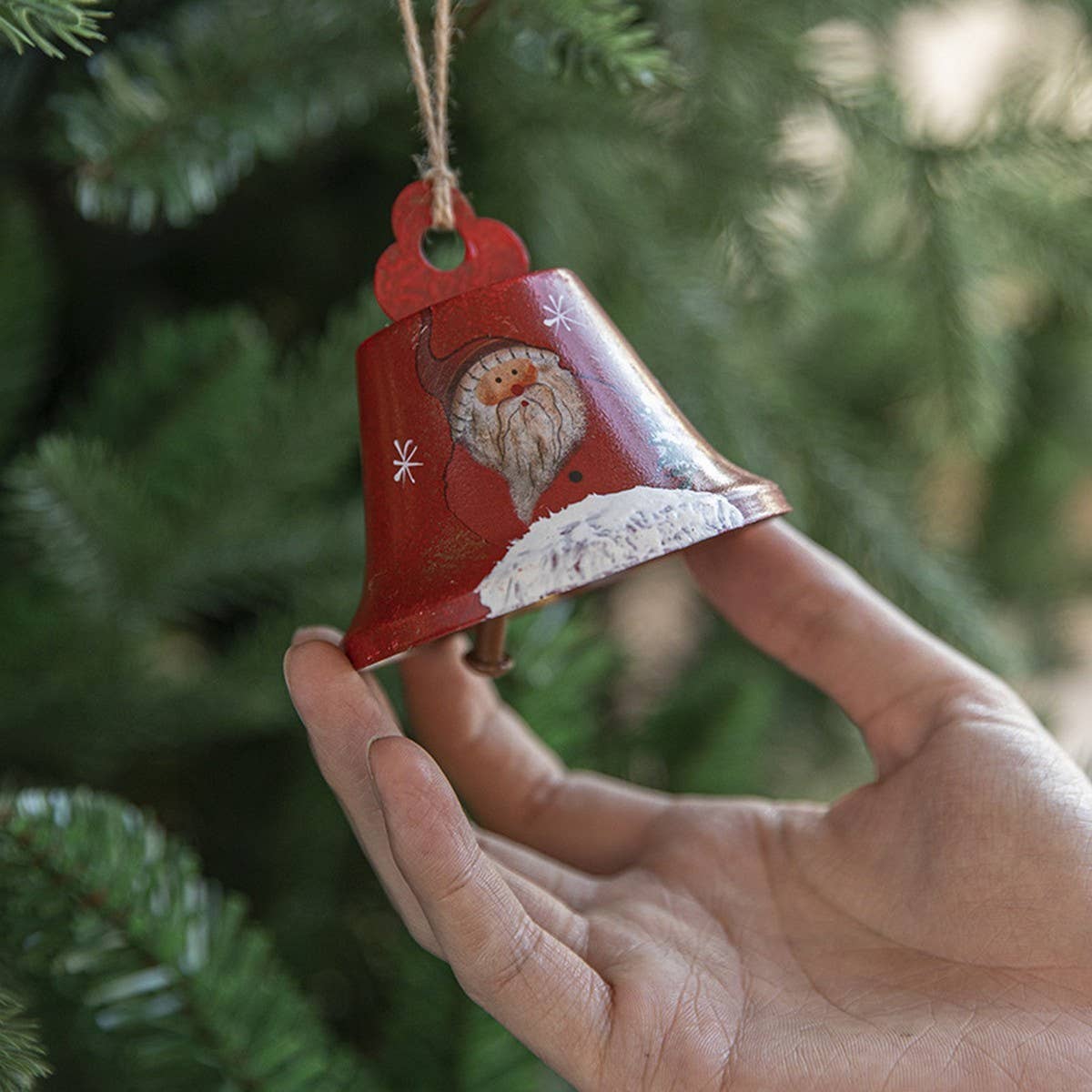 CWMM10397_VINTAGE CHRISTMAS PAINTED METAL BELL ORNAMENTS