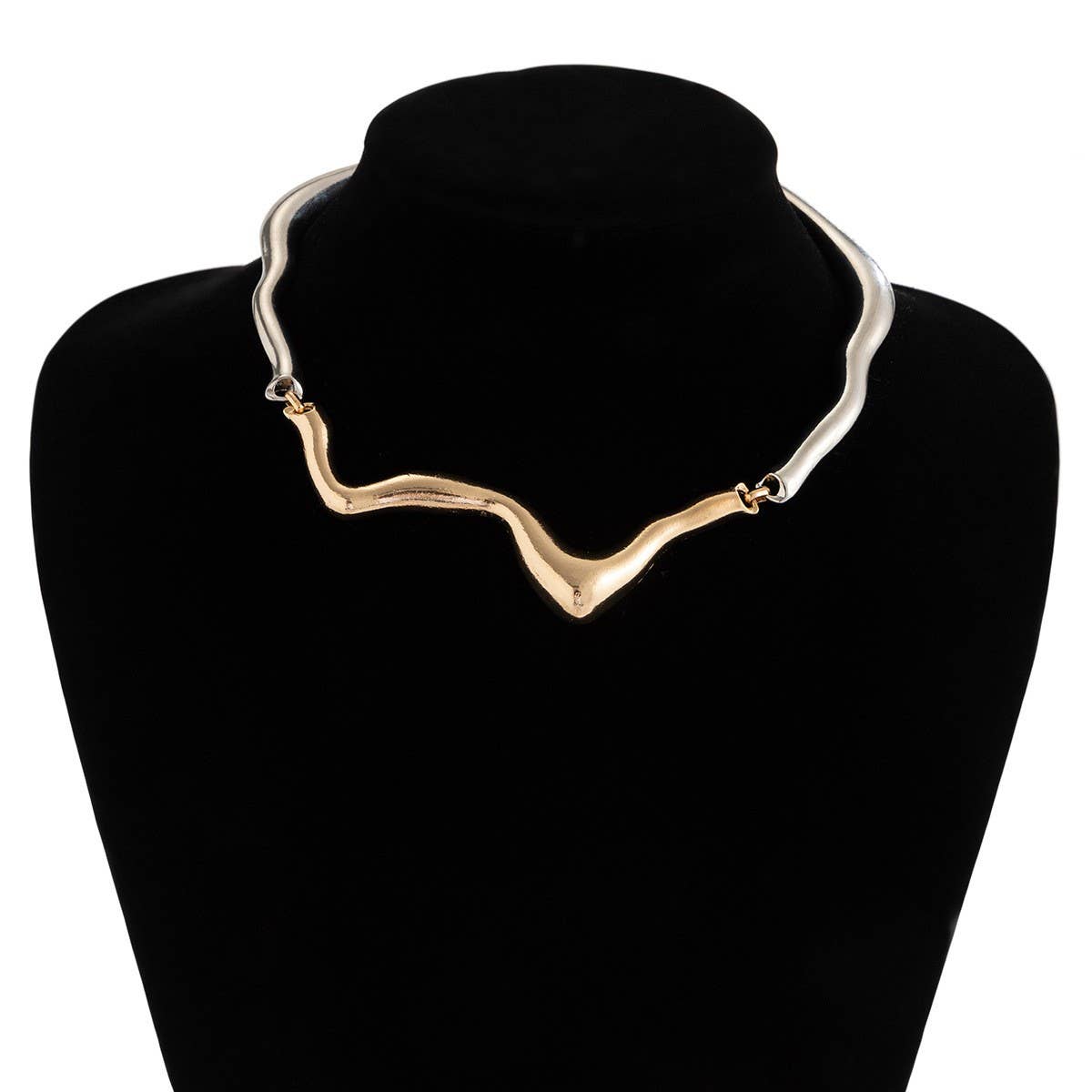 NEW COLD STYLE GEOMETRIC TWISTED DESIGN NECKLACE
