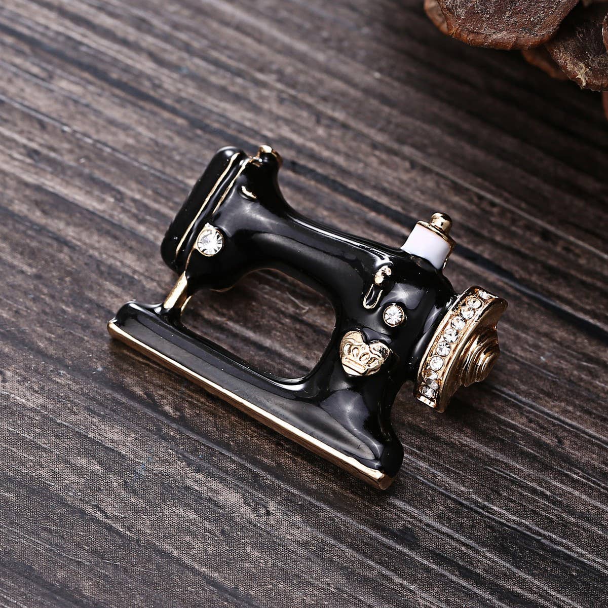 CWAJE2562_CREATIVE SEWING MACHINE OIL PAINTING BROOCH