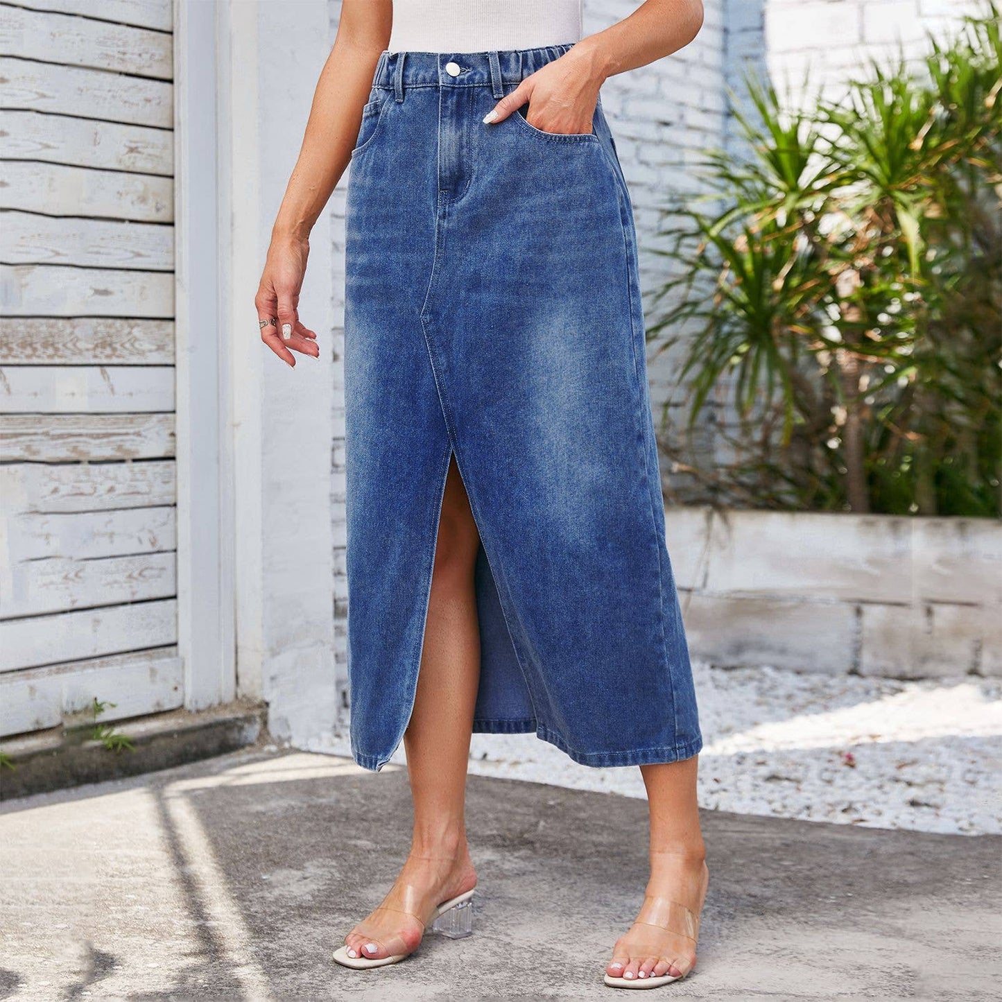ELASTIC-WAISTED SLIT DENIM SKIRT