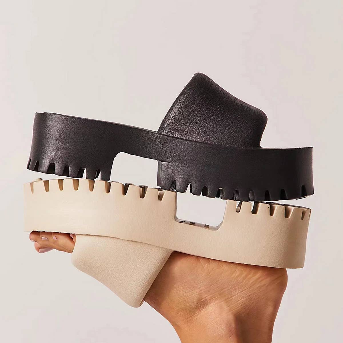 FASHIONABLE WOMEN NEW OUTER THICK-SOLED SLIPPERS