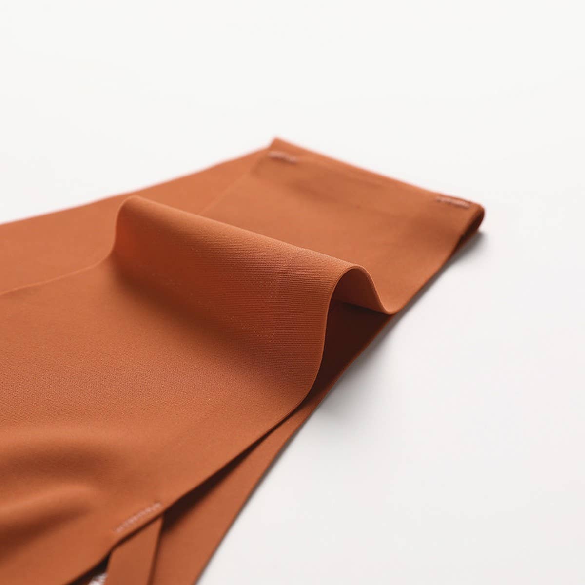 TRACELESS ICE SILK SPORTS TRIANGLE UNDERWEAR