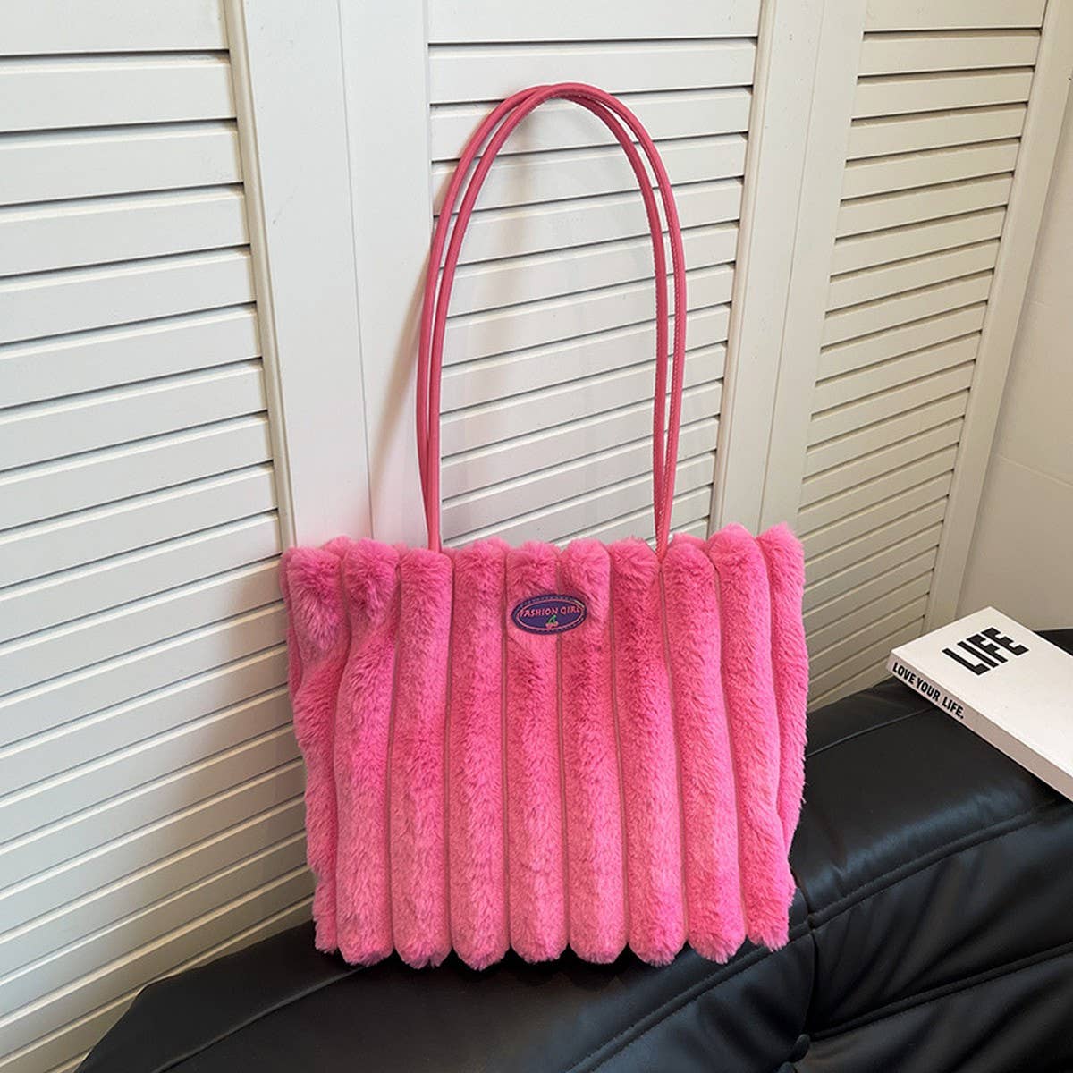 WINTER LEISURE SHOULDERBAG LARGE CAPACITY PLUSH BAG_CWAB3966