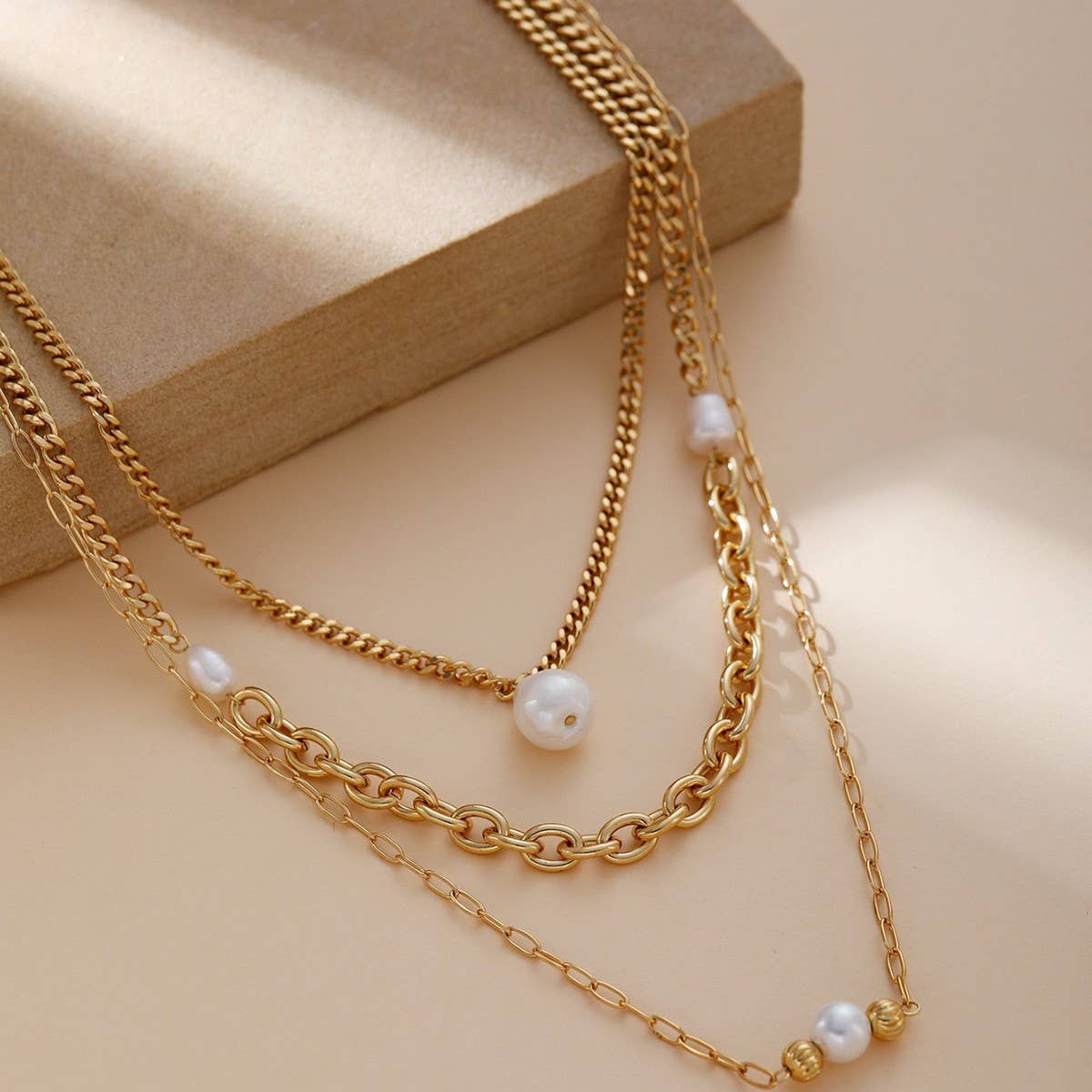 FRESHWATER PEARL NECKLACE 18K GOLD PLATED NECKLACE