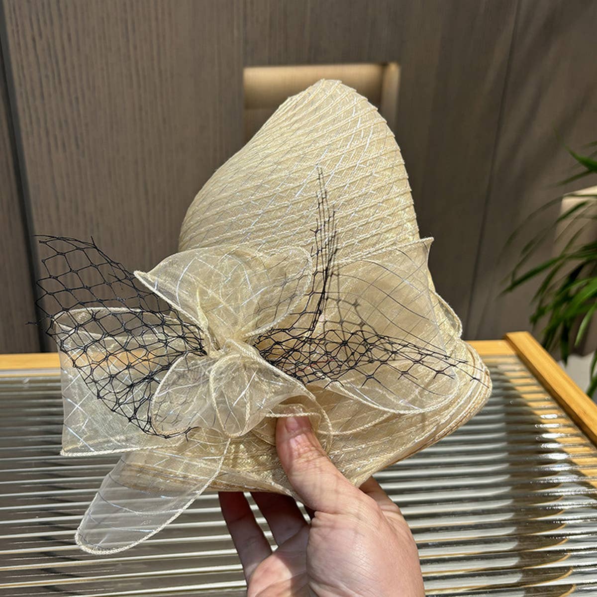 FASHIONABLE CURLED MESH FLOWER BUCKET HAT_CWAH1211