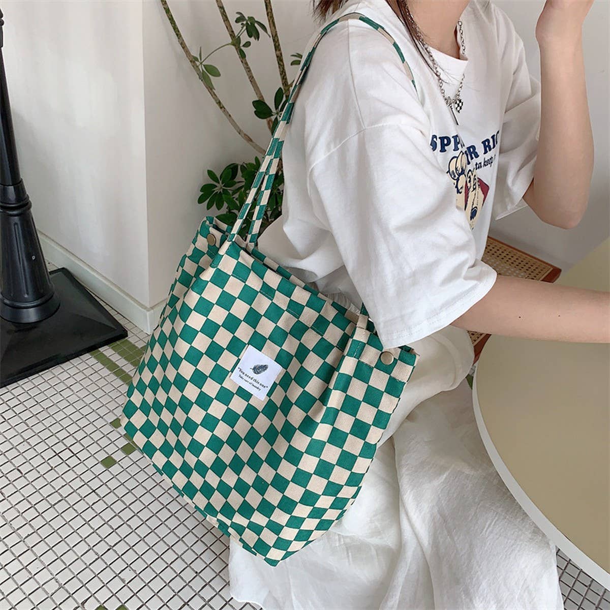 CWAB3899_CORDUROY SNAP-BUTTON LARGE-CAPACITY SHOULDER BAG