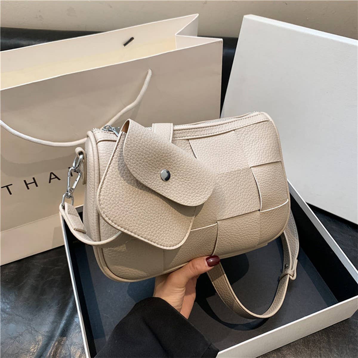 FASHION COLOR MATCHING PORTABLE UNDERARM BAG_CWAB2686