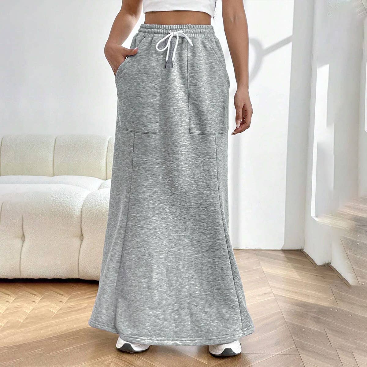 SIMPLE ELASTIC-WAIST SKIRT WITH LARGE POCKETS