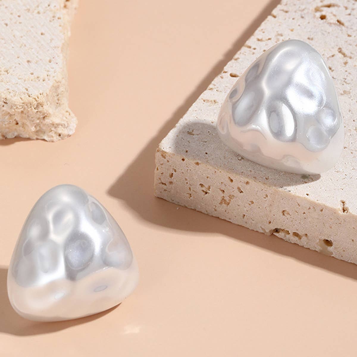 FAUX PEARL DESIGN STUD EARRINGS