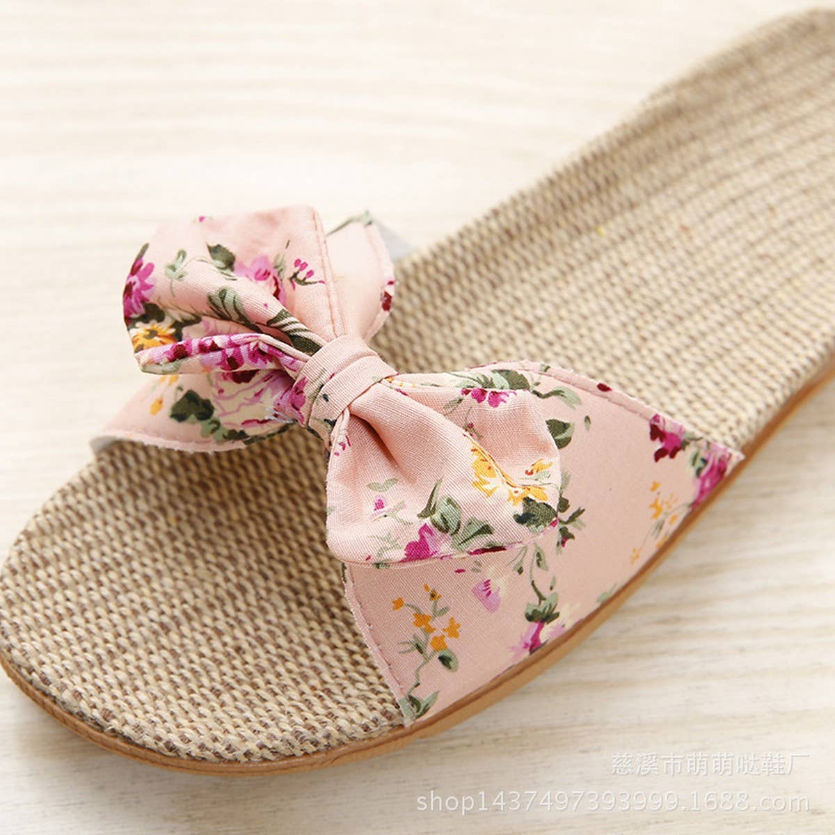 VERSATILE ANTI-SLIP SLIPPERS FOR HOME USE