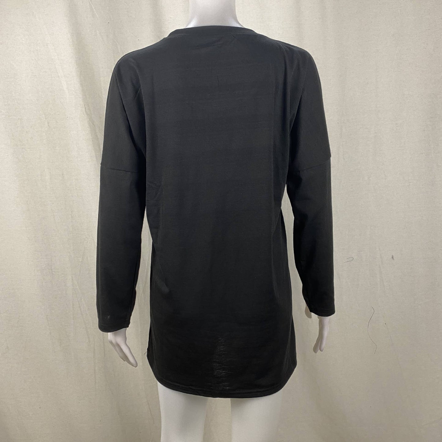 Solid-color loose round-neck pocket T-shirt