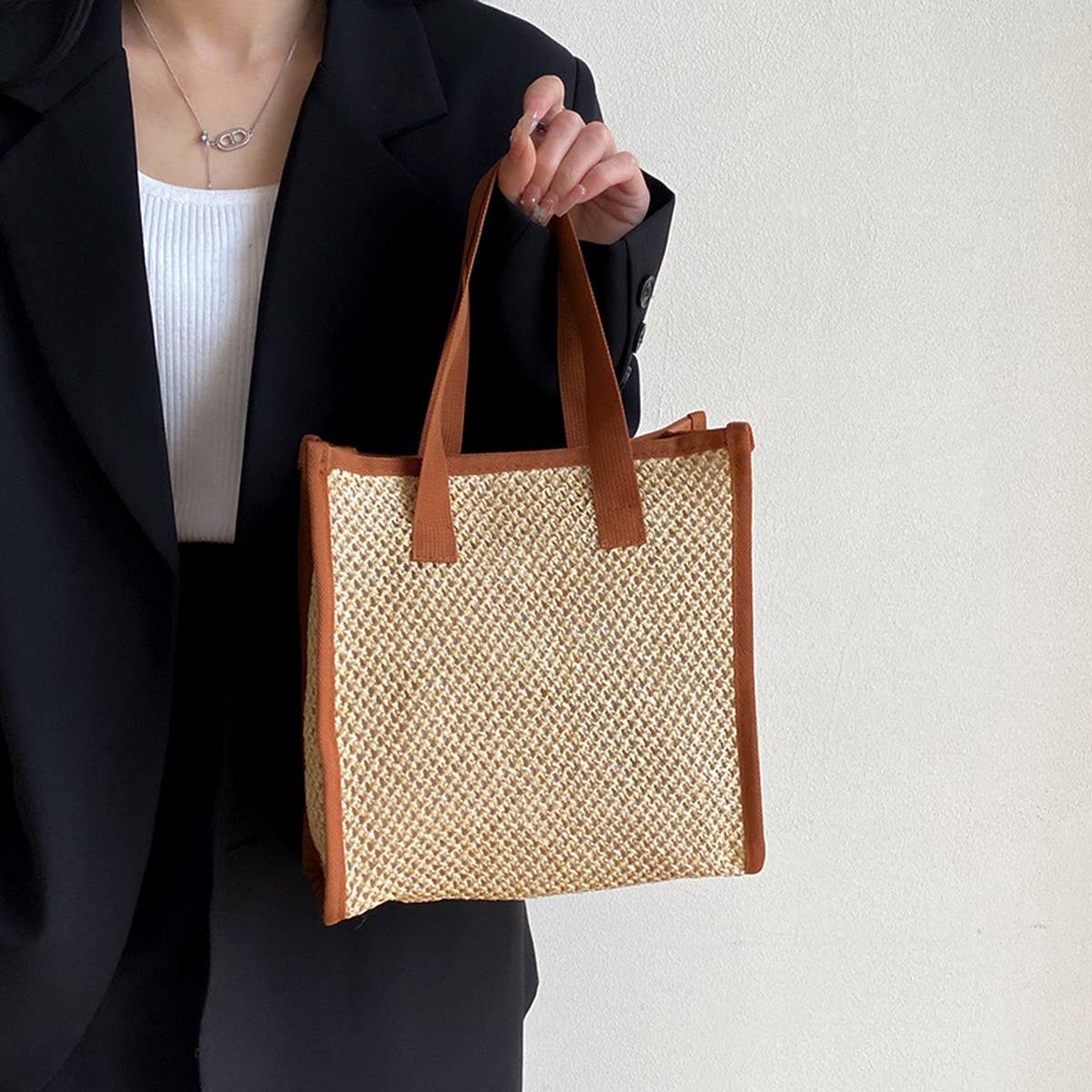 NEW STRAW SIMPLE HAND-HELD BROWN COSMETIC BAG_CWAB4453