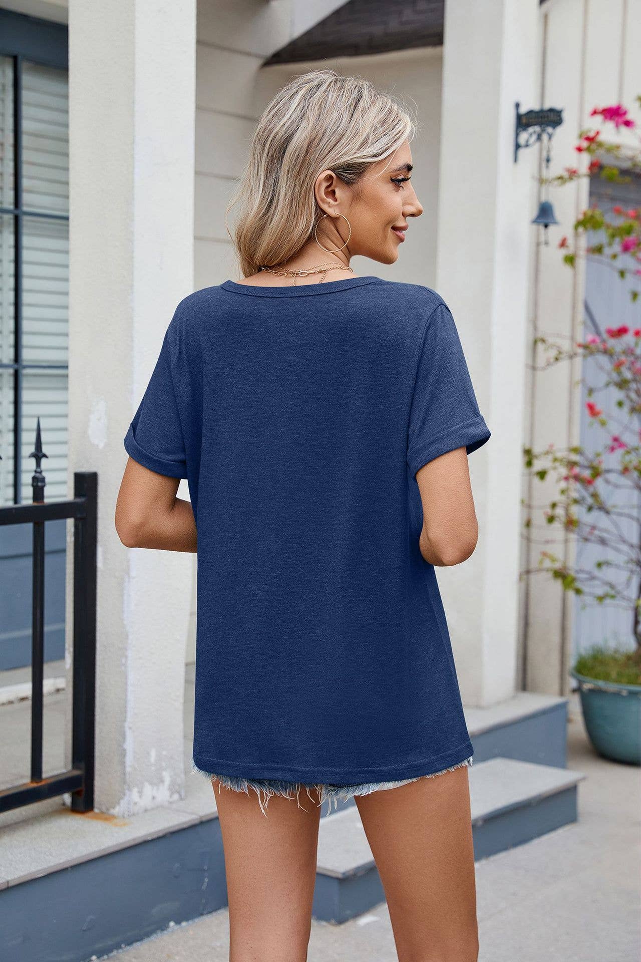 V-neck casual solid color short-sleeved T-shirt