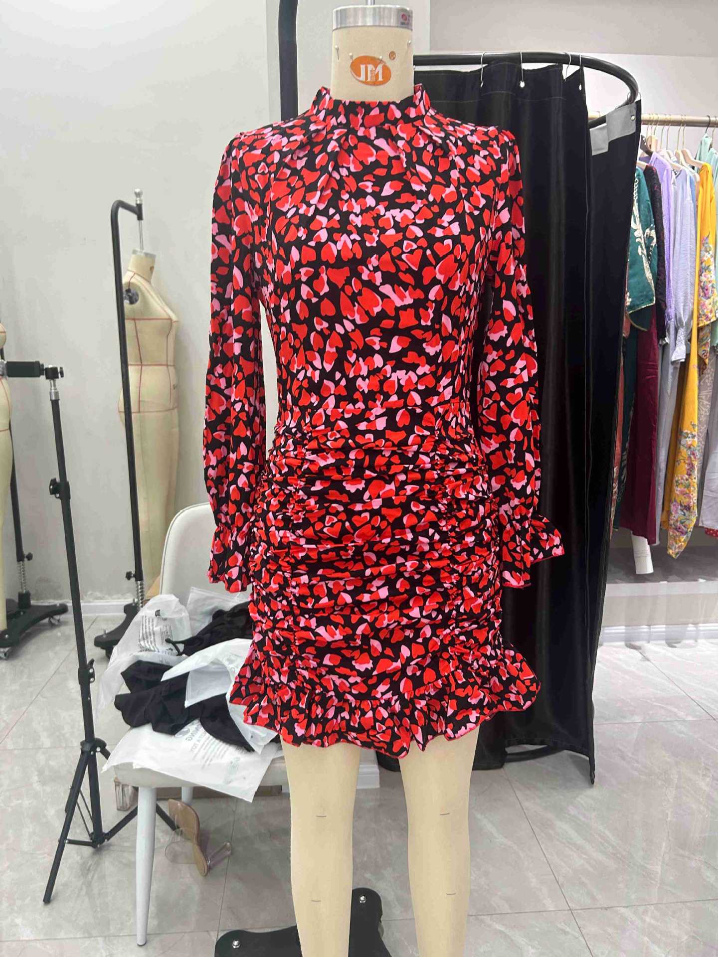 Elegant print pleated design long-sleeved dress