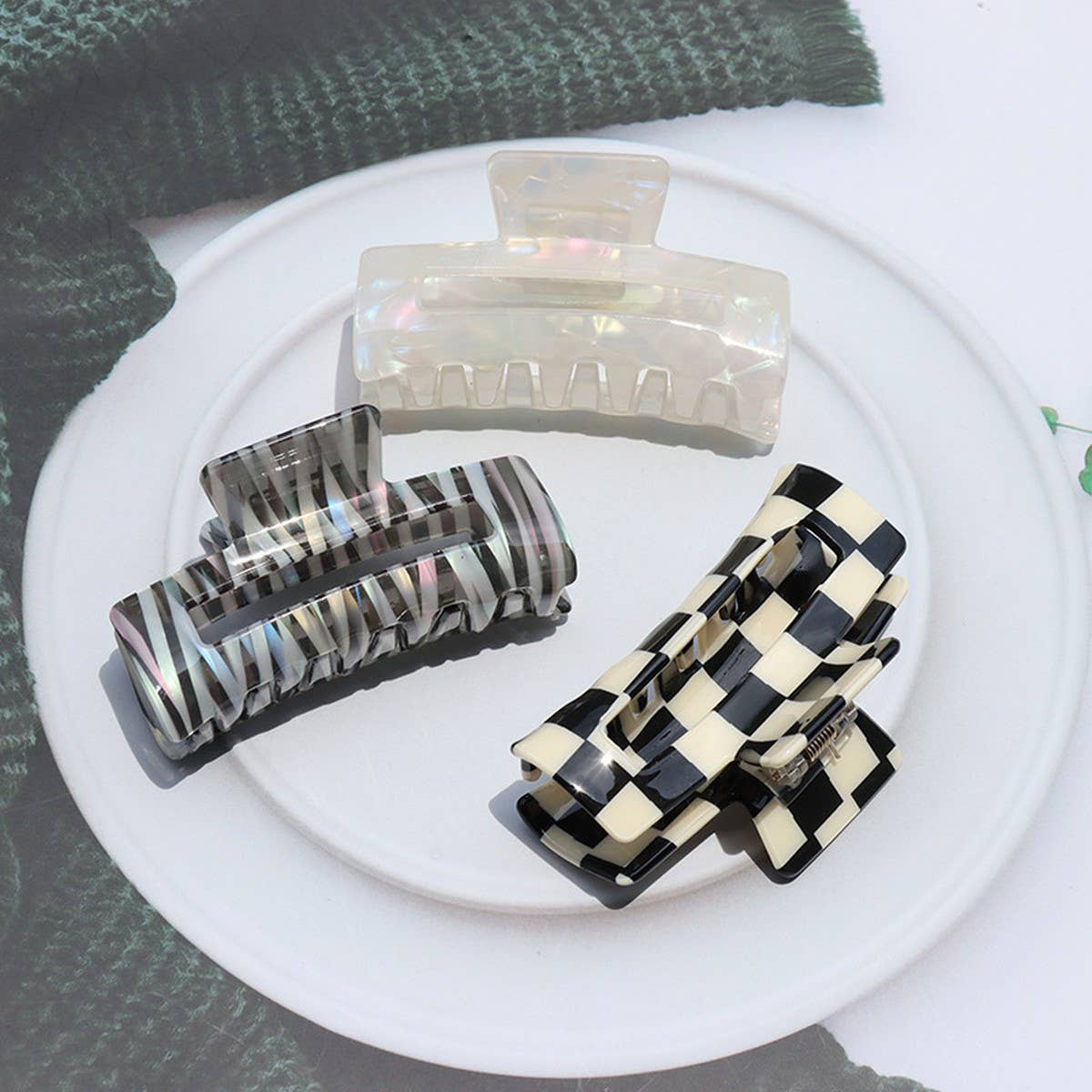 8.5CM Hollow Square Hair Claw - Retro French Style_CWAHA2627