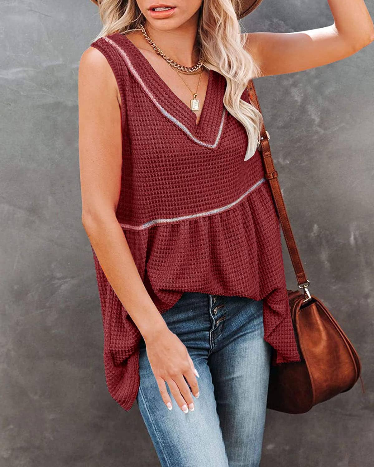 V-NECK SLEEVELESS SOLID COLOR TANK TOP