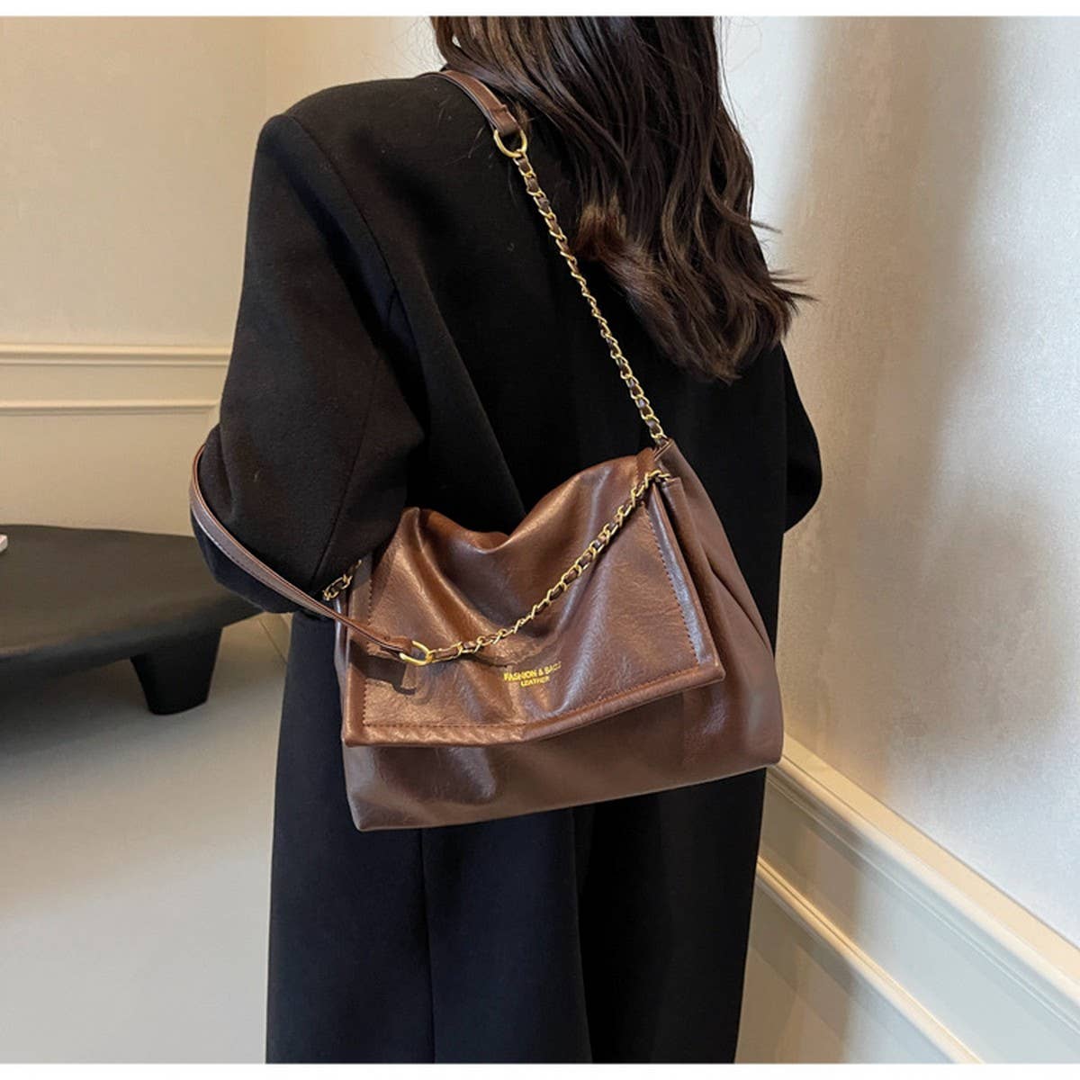 FASHIONABLE AND SIMPLE CASUAL MESSENGER BAG_CWAB3280