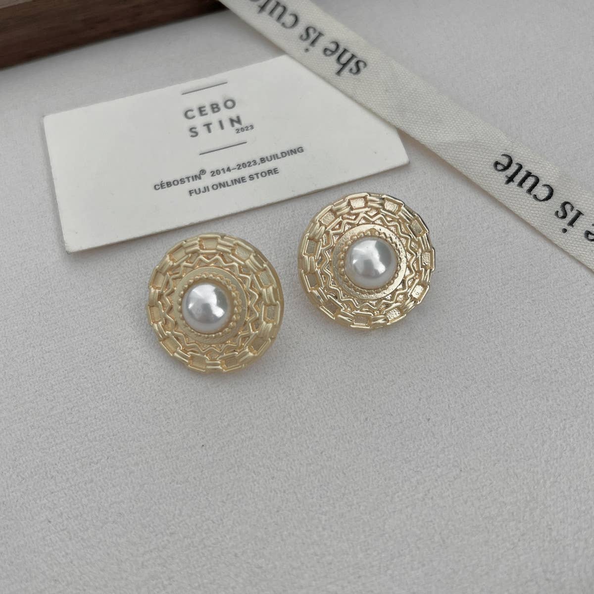 FASHIONABLE DISC PEARL EARRINGS