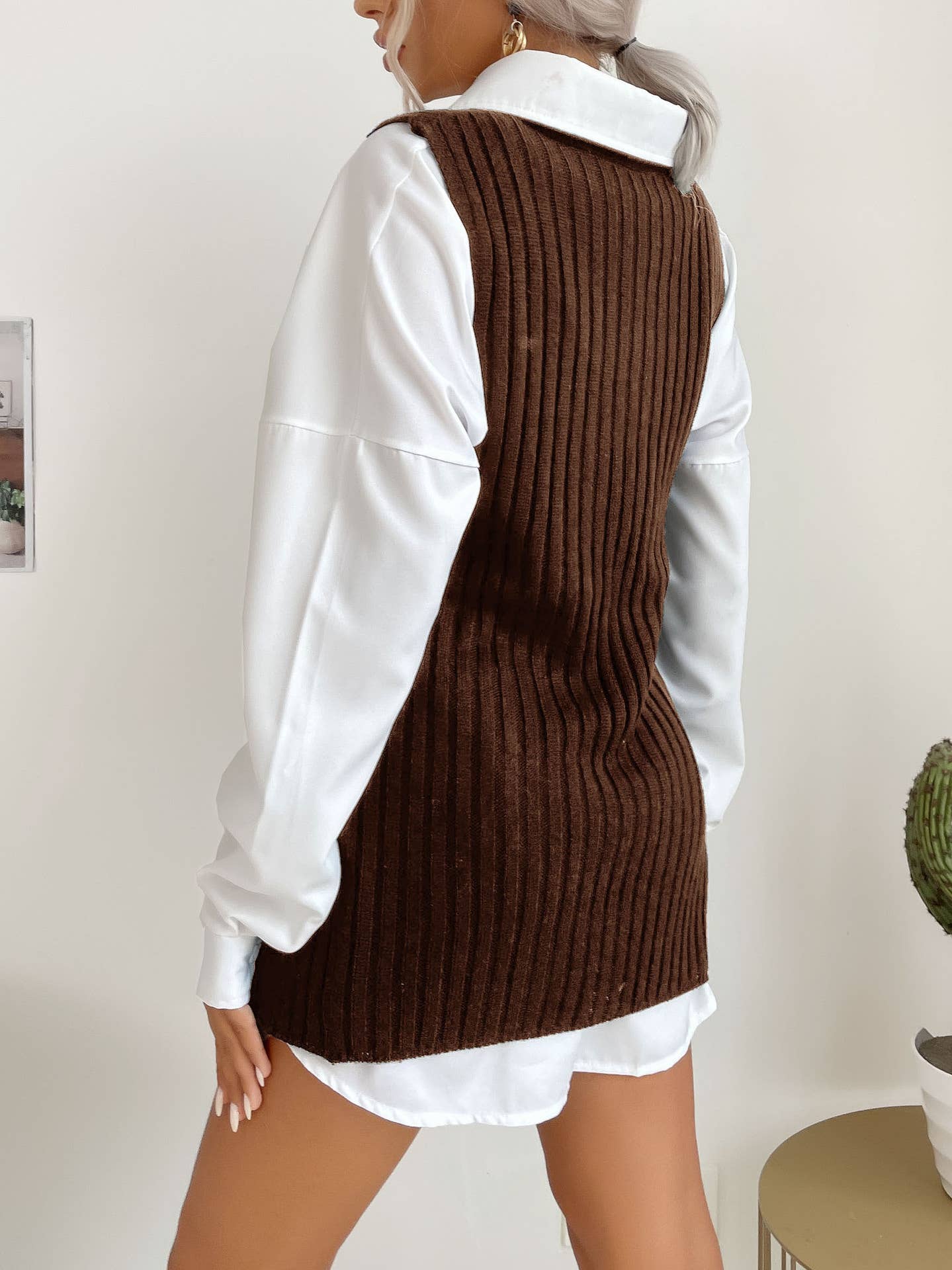 SLIT MID-LENGTH VINTAGE VEST KNIT SWEATER