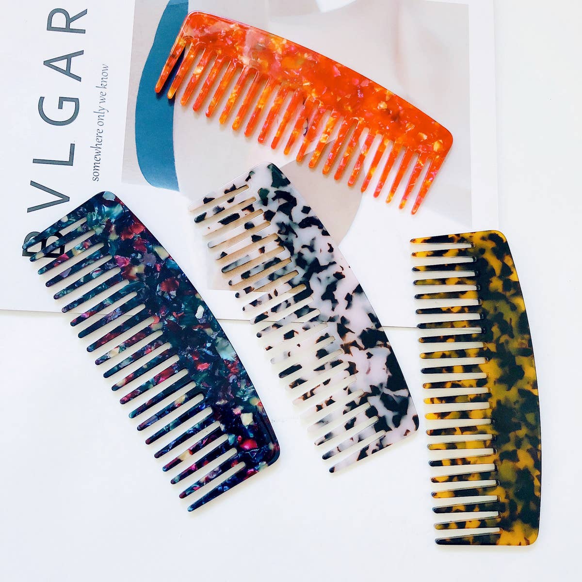 SIMPLE ANTI-STATIC LEOPARD PRINT HAIR COMB