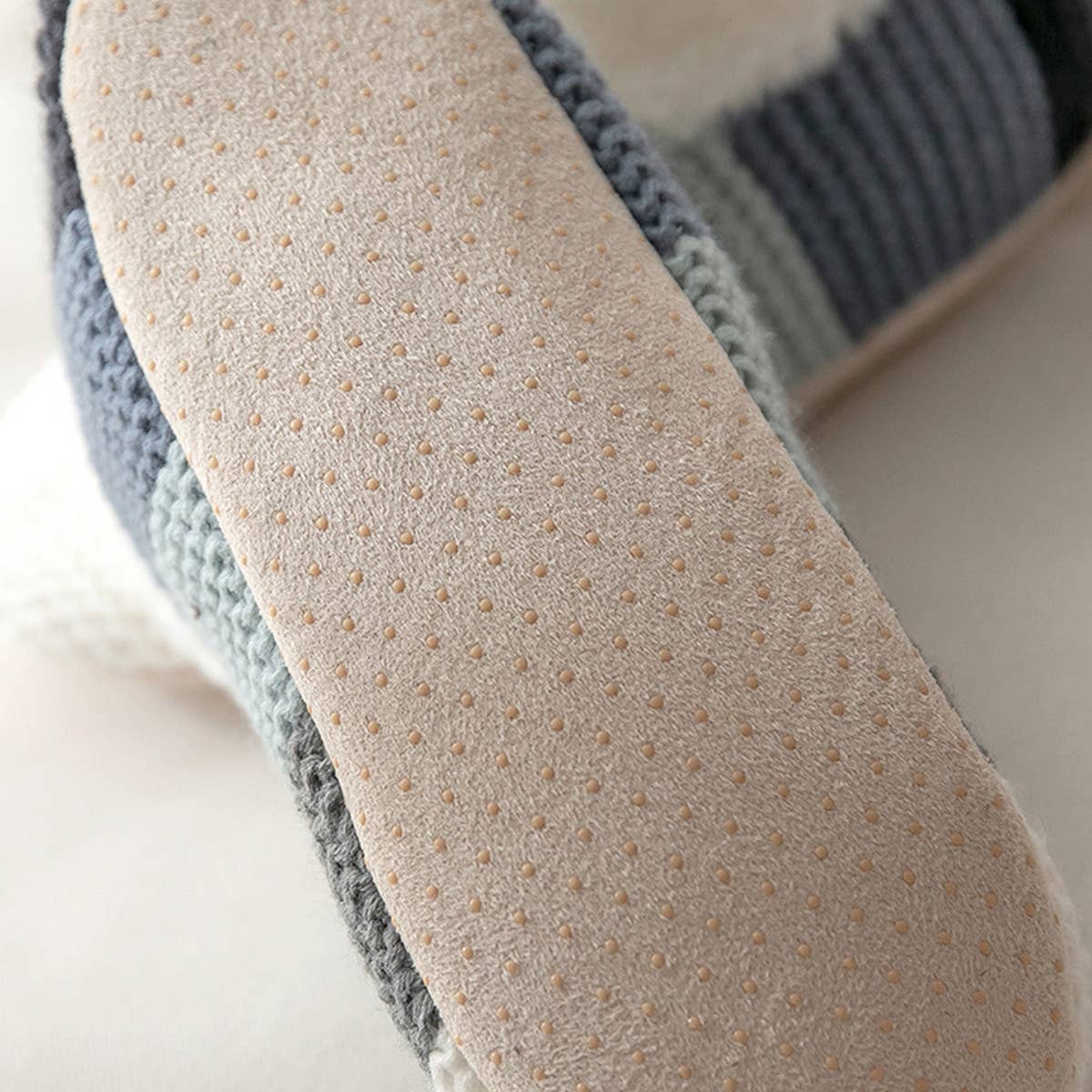 WINTER BUNNY LEG COVER PLUSH INDOOR SLIPPERS