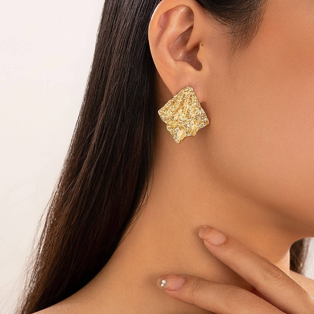 EXAGGERATED FOLDS HIGH-GRADE IRREGULAR BRACELET_CWMM3125