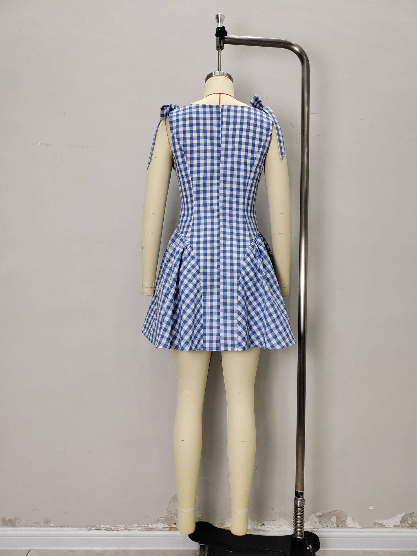 Fashion checkered strappy cinched-waist dress