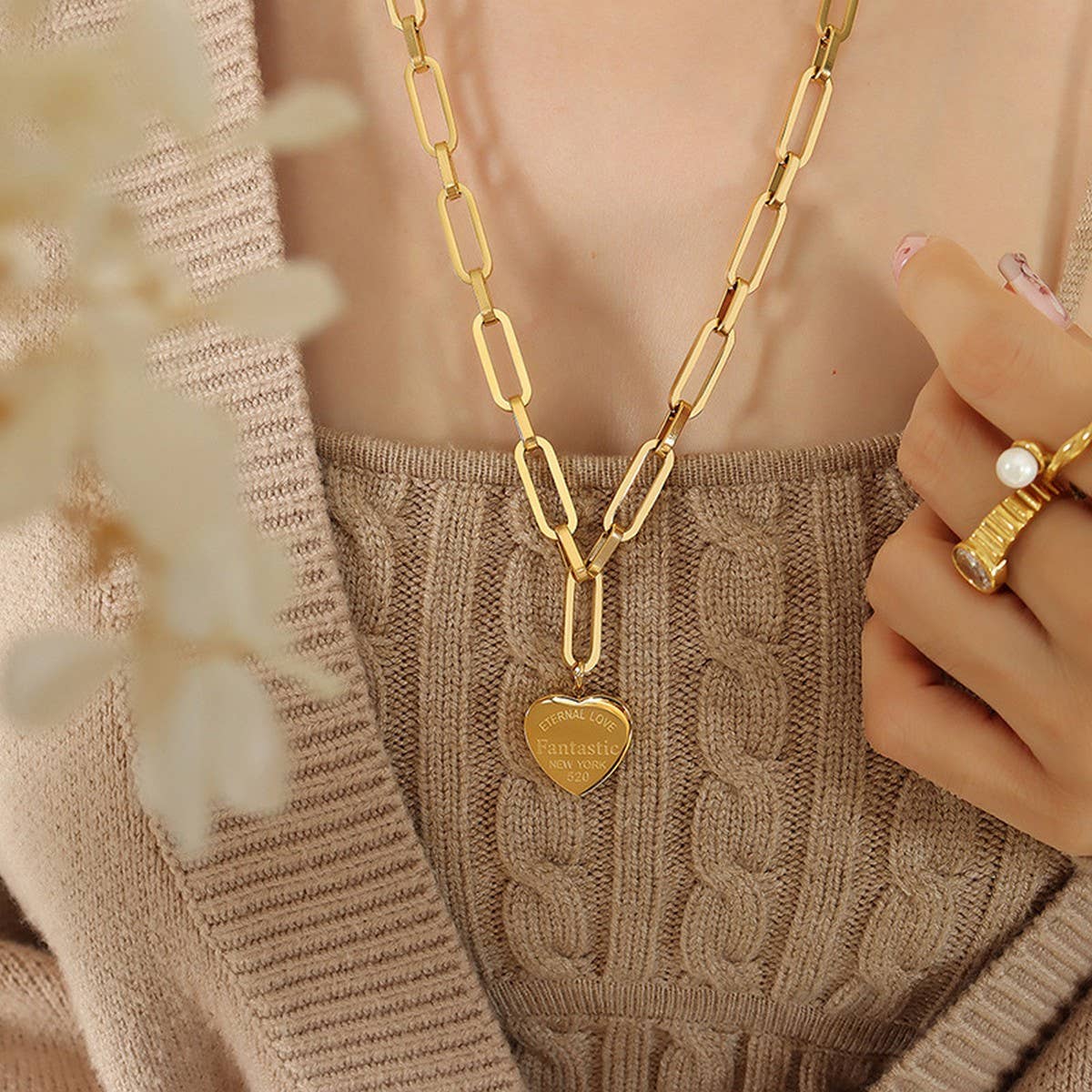 VALENTINE'S DAY HEART-SHAPED GOLD-PLATED NECKLACE