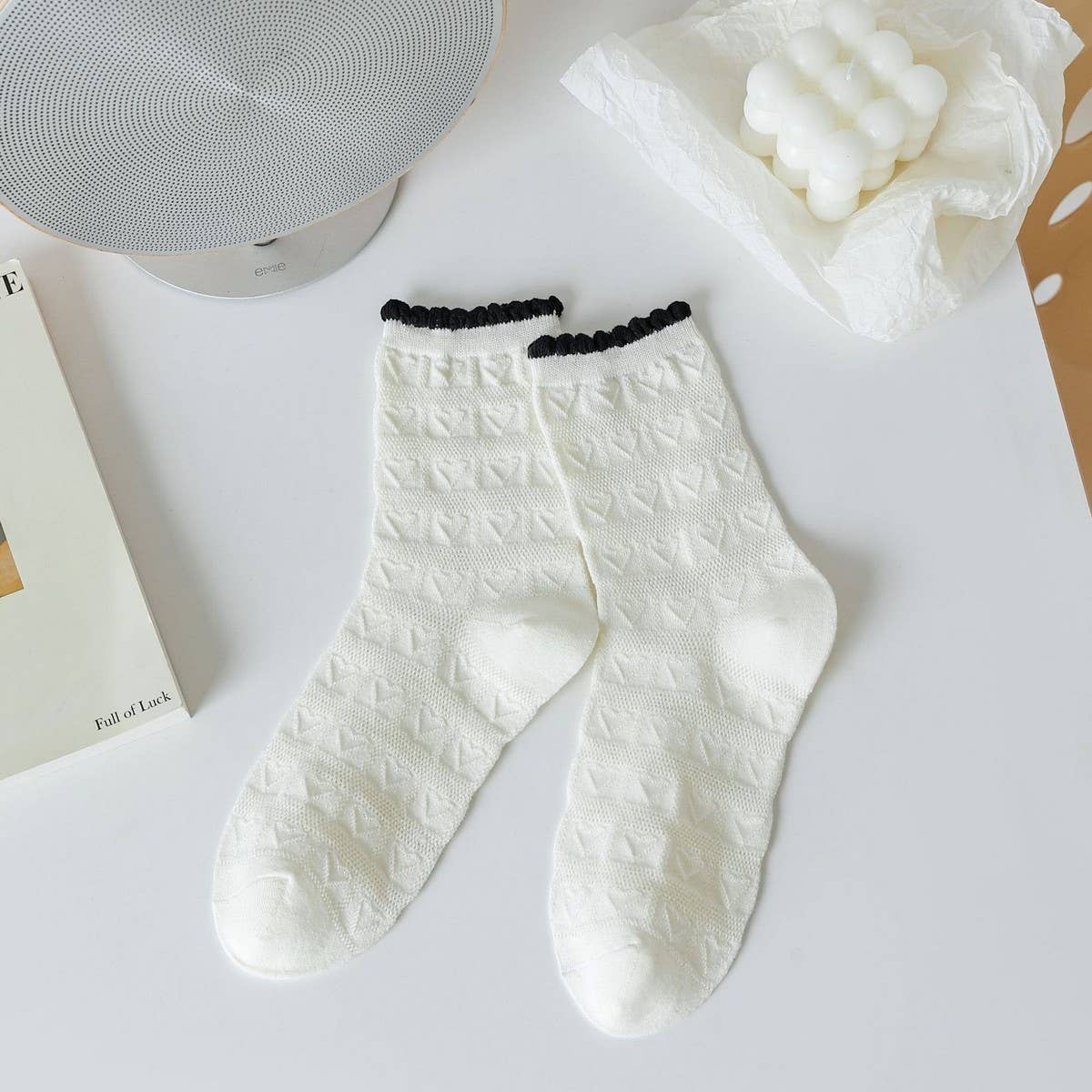 SIMPLE AND FRESH BLACK AND WHITE SOCKS FOR WOMEN