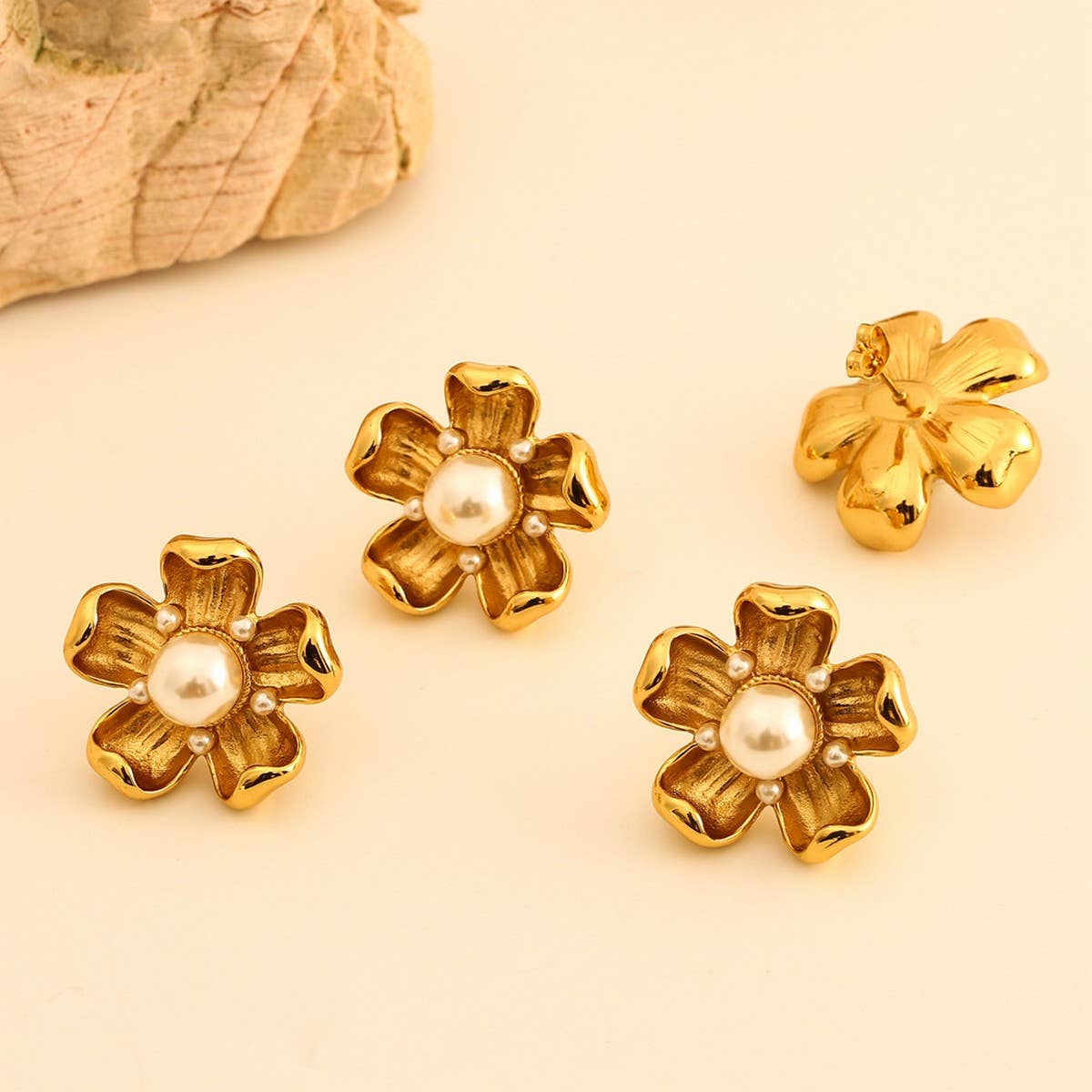 Vintage Style Pearl Titanium Steel Flower Earrings