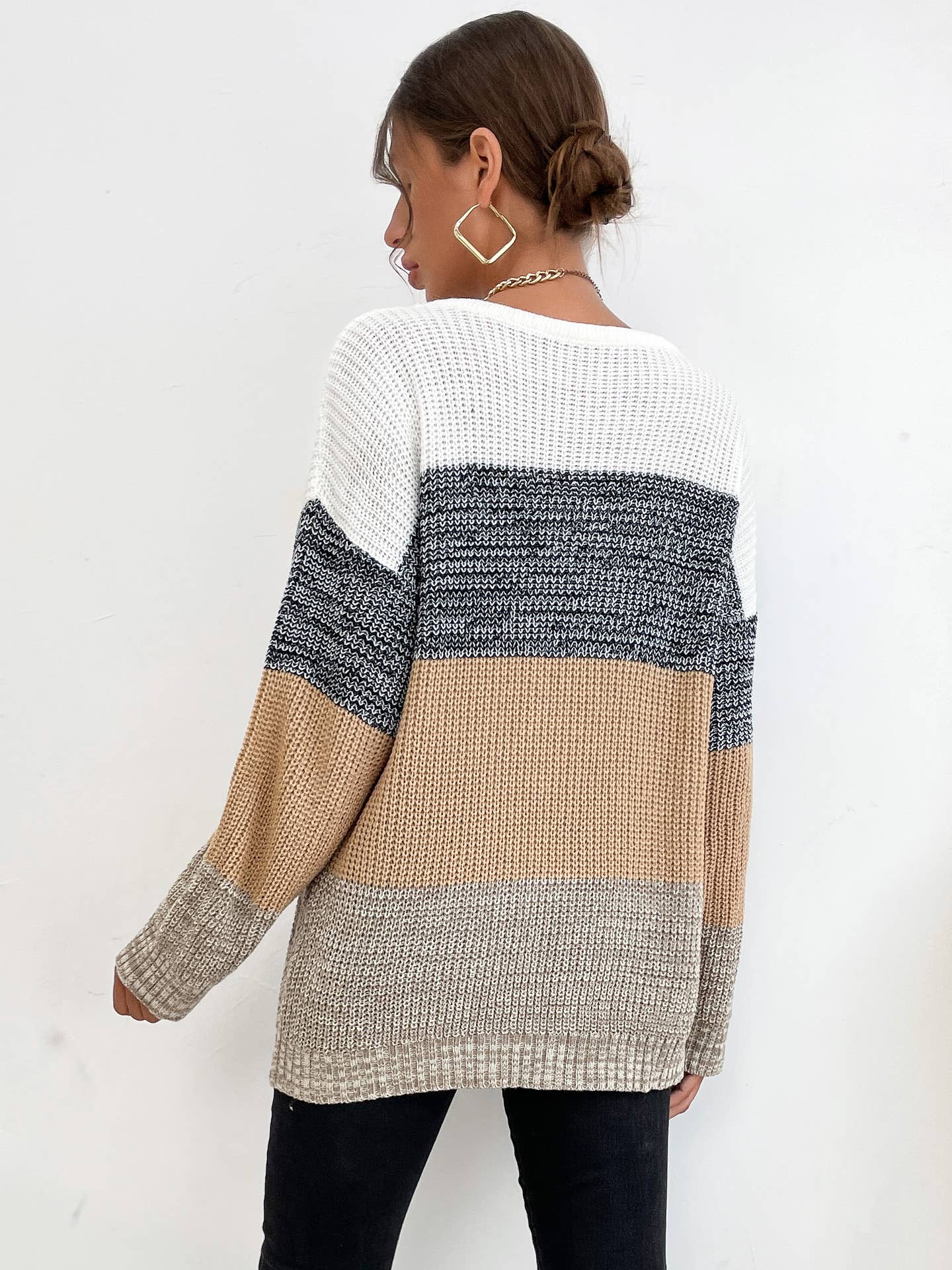 Round-neck long-sleeved color-blocking sweater