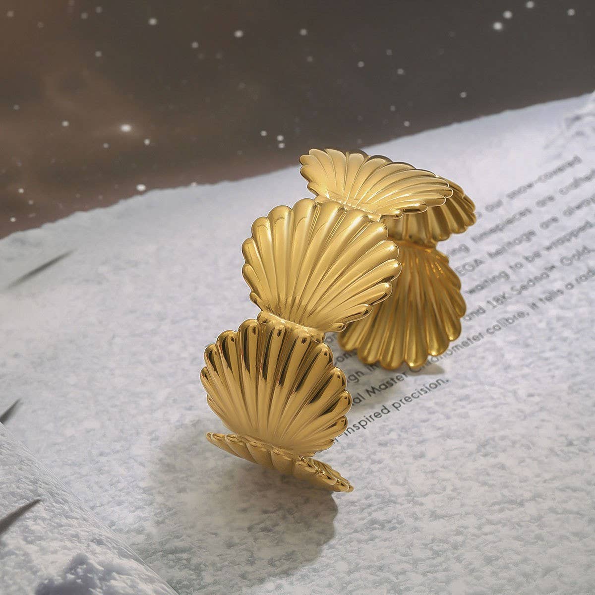 Vintage 18K Gold Ribbed Shell Open Cuff Bracelet