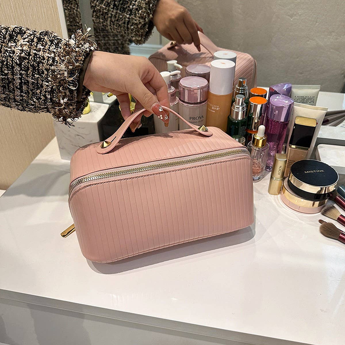 PORTABLE LARGE CAPACITY COMPARTMENT COSMETIC BAG_CWAB4428