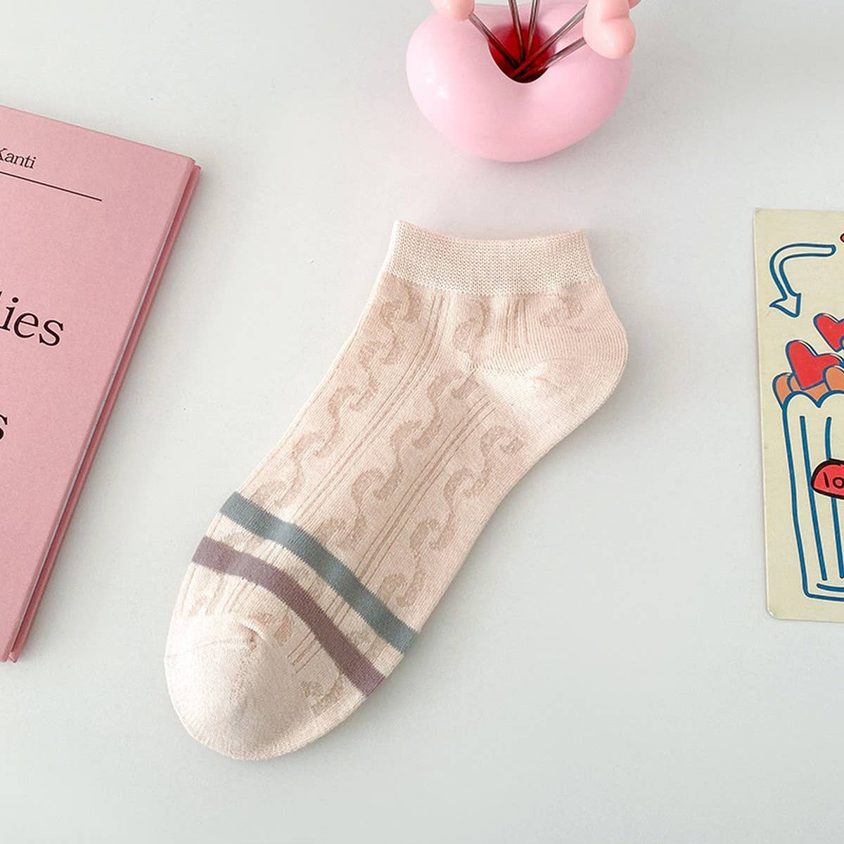 CWMS2496_SUMMER THIN PINK SHORT COLOR MATCHING SOCKS