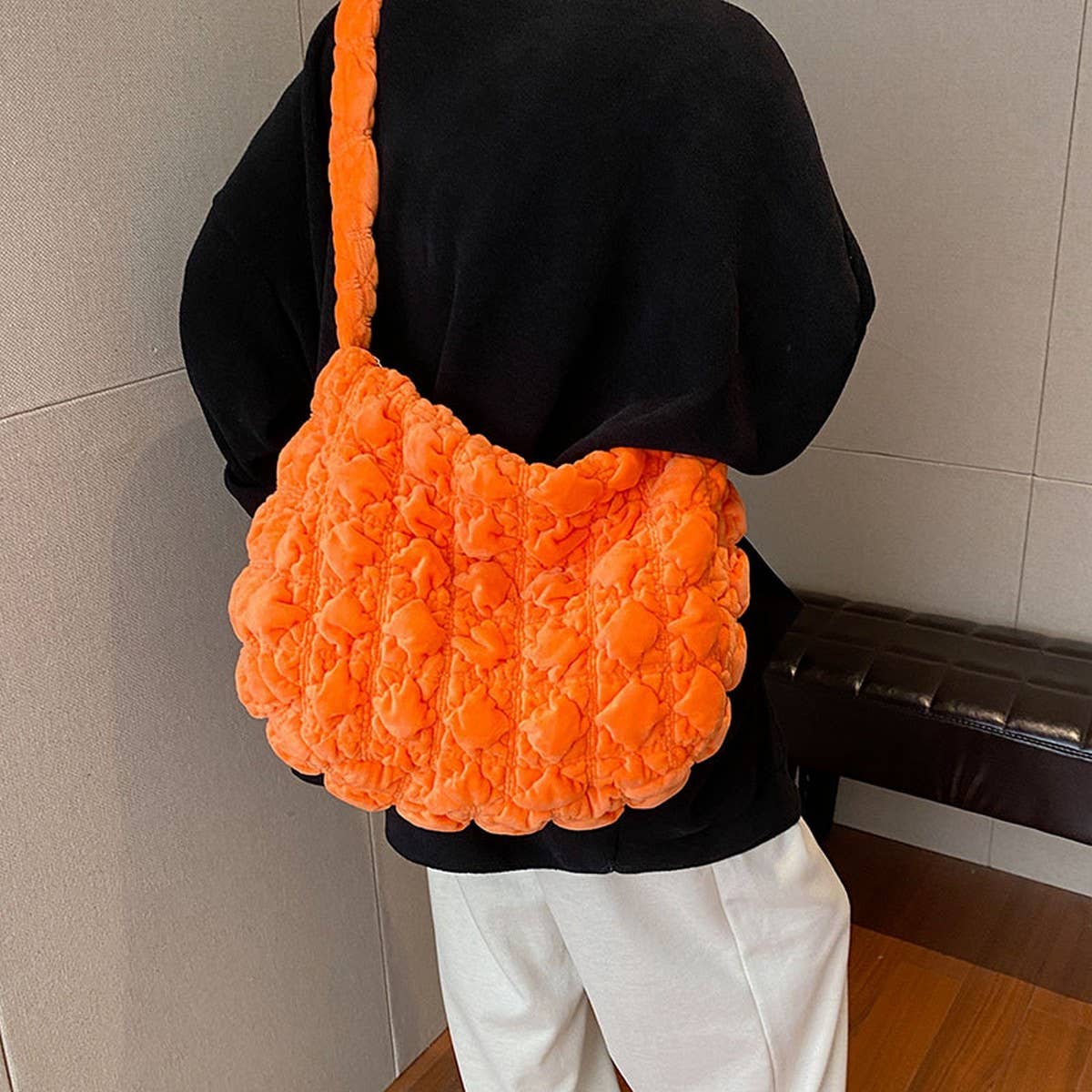 Velvet Puffy Cloud Shoulder Crossbody Bag_ WMBG6936-023