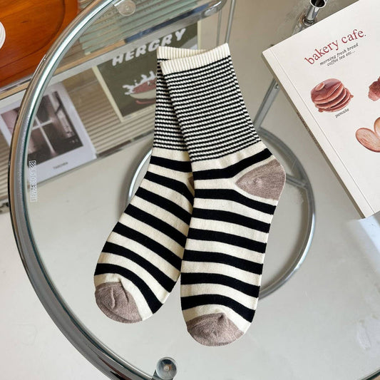 CWMS2509_2025 NEW STRIPED WOMEN'S MID-LENGTH SOCKS